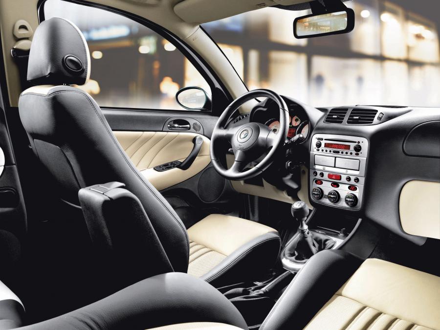 Торпедо Alfa Romeo 147 Collezione 5-Door (937B) 2007 года  (фото 5 из 5)